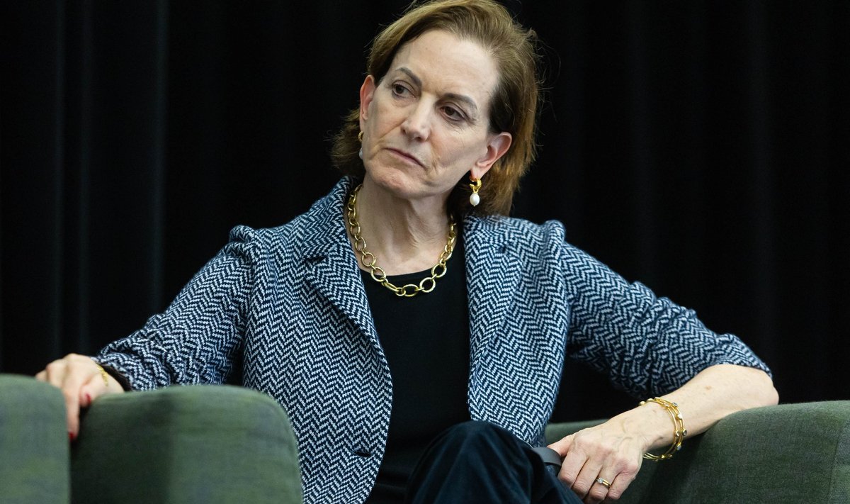  Anne Applebaum