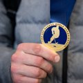 „Didžiuojamės tuo, ką nuveikėme“: į Lietuvą grįžo auksu Taline suspindusi ledo ritulio rinktinė