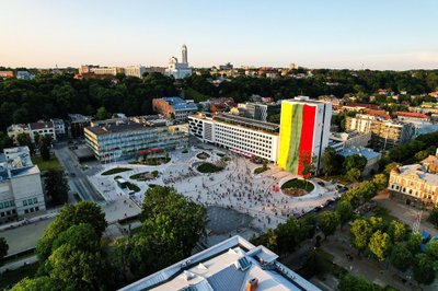 Kauniečiai himną giedojo gėrėdamiesi rekordine trispalve