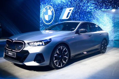 BMW i5