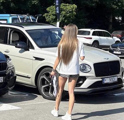 Viktorijos Siegel automobilis užfiksuotas neįgaliųjų vietoje