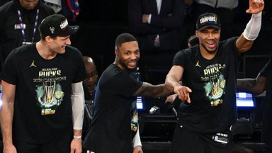 „Bucks“ iškovojo NBA taurę, naudingiausiu krepšininku pripažintas Antetokounmpo