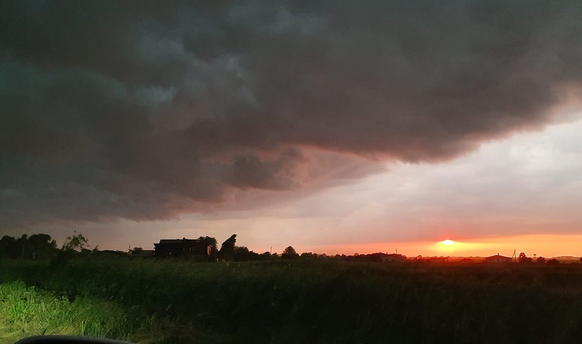 Škvalas Lietuvoje Joninių naktį