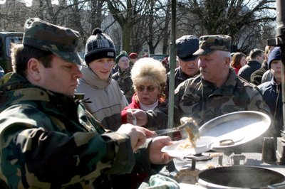 Narystės NATO proga - kareiviška košė