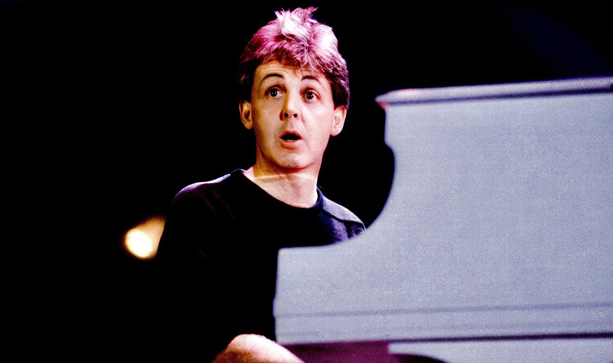 Buvęs „bitlas“ McCartney paskelbė apie naują albumą, nukelsiantį ...