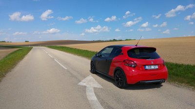 "Peugeot 208 GTi"