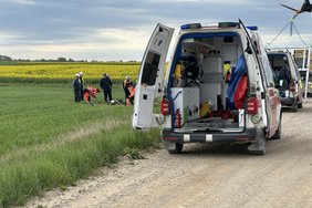 Jurbarko rajone metalo konstrukcija nukrito ant žmonių, du vyrai ligoninėje