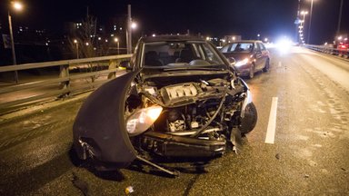 Šalies keliuose vairuotojų laukia išbandymai: įspėja – tai pavojingiausias metas