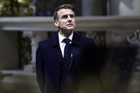 Gilėjant politinei krizei, Macronas kreipsis į Prancūziją