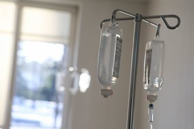 Užsikrėtusių tuberkulioze ir sergančių atvira jos forma simptomai skiriasi: kada būtina kreiptis į gydytoją