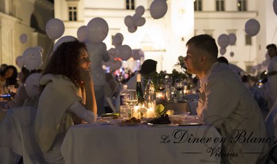 Diner en Blanc