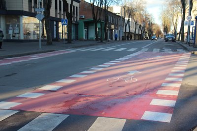 Dviračių ir automobilių eismas Palangoje