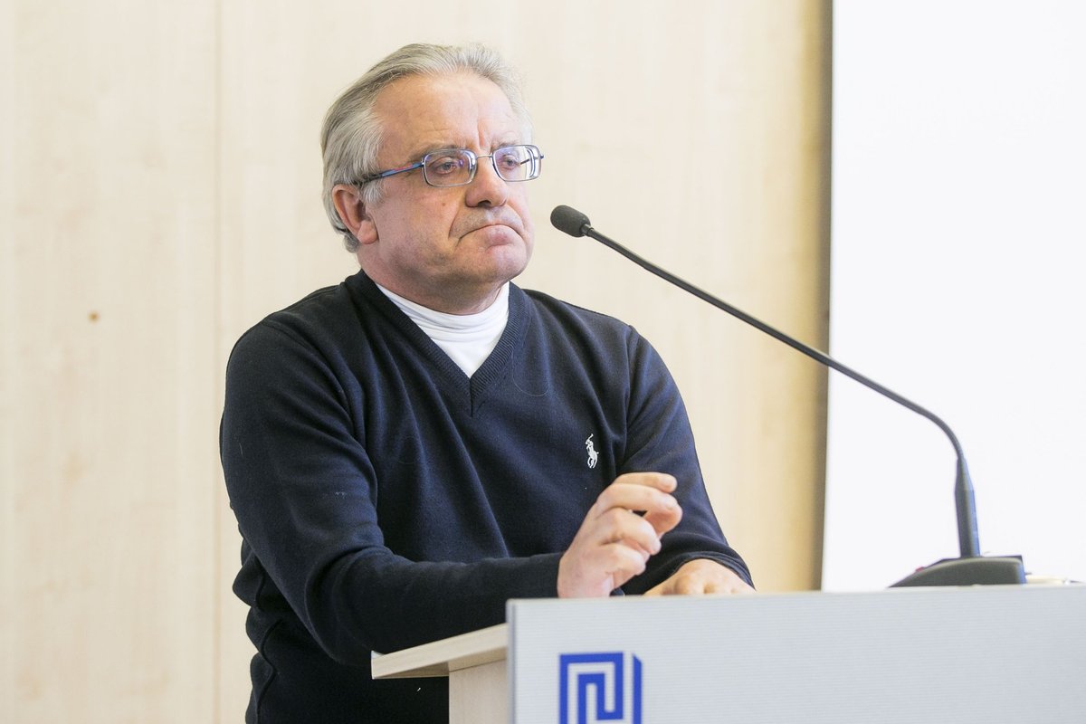 Joseph Radvikus Radžvilas pateikė rinkėjų parašus VRK: reikia išgelbėti ES - Delfi