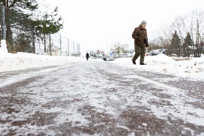 Slidūs šaligatviai