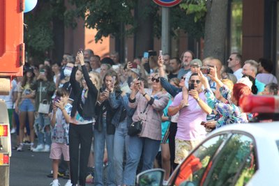 Jūros šventė: be kaukių, užtat su liepsnomis ir eilėmis prie vakcinacijos punktų