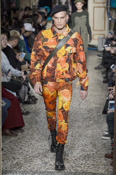 „Moschino“ kolekcijos modelis