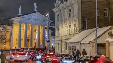 Vilnius skelbia Kalėdų švenčių sezono pradžią: eismo ribojimai ir nemokamas viešasis transportas