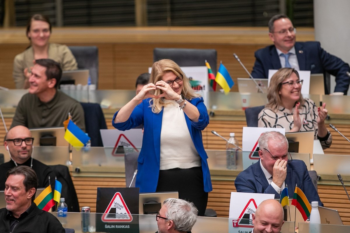 Homeland Union leads in latest poll, LSDP ranks fourth