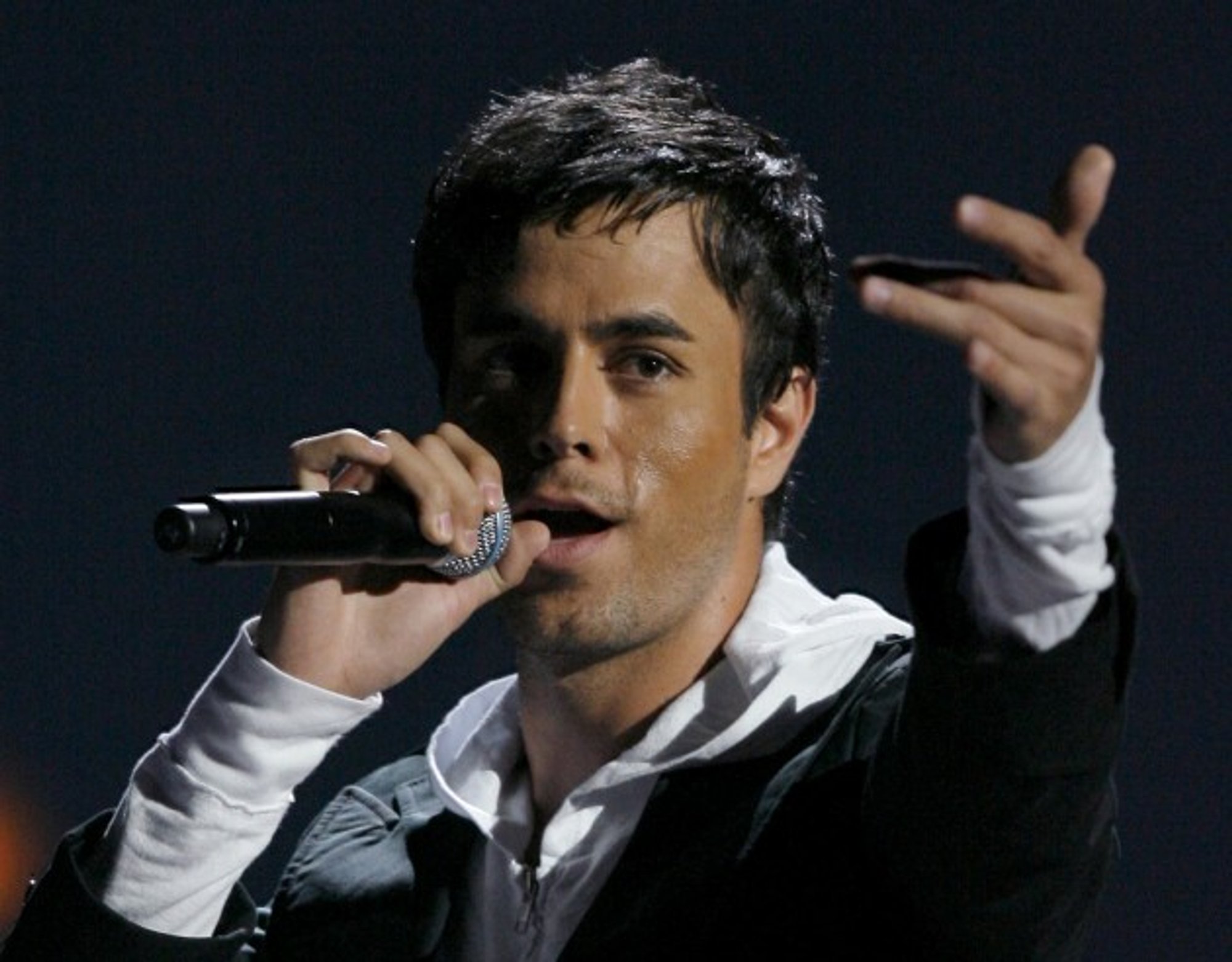 Энрике иглесиас. Iglesias like. Энрике иглесиас 1998. Iglesias like. Энрике иглесиас.