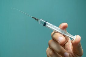 Į parduotuvę užsuko ne tik apdujęs: atsinešė „užtaisytą“ švirkštą