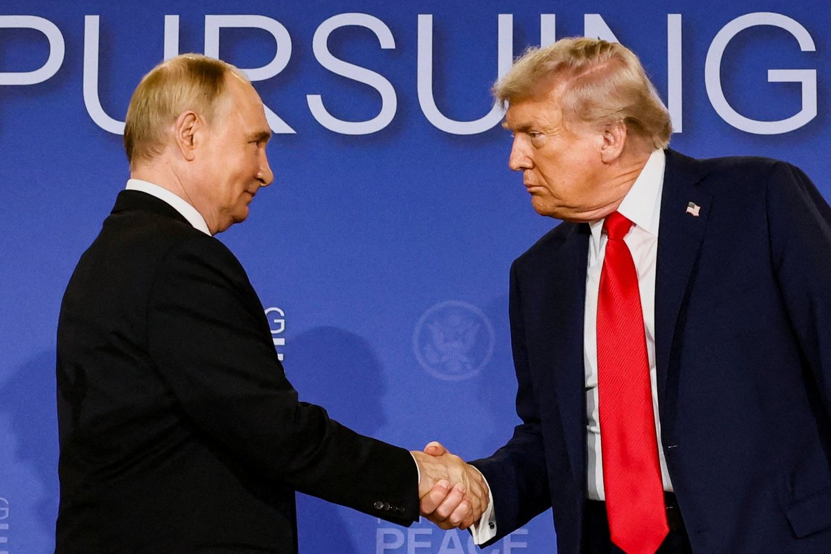 Putinas ir Trumpas aptarė JAV pasiuntinių vizitus ir karą Ukrainoje