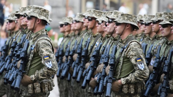 Iš kur atsirado melas, kad Ukrainoje „nebėra kam kariauti“?