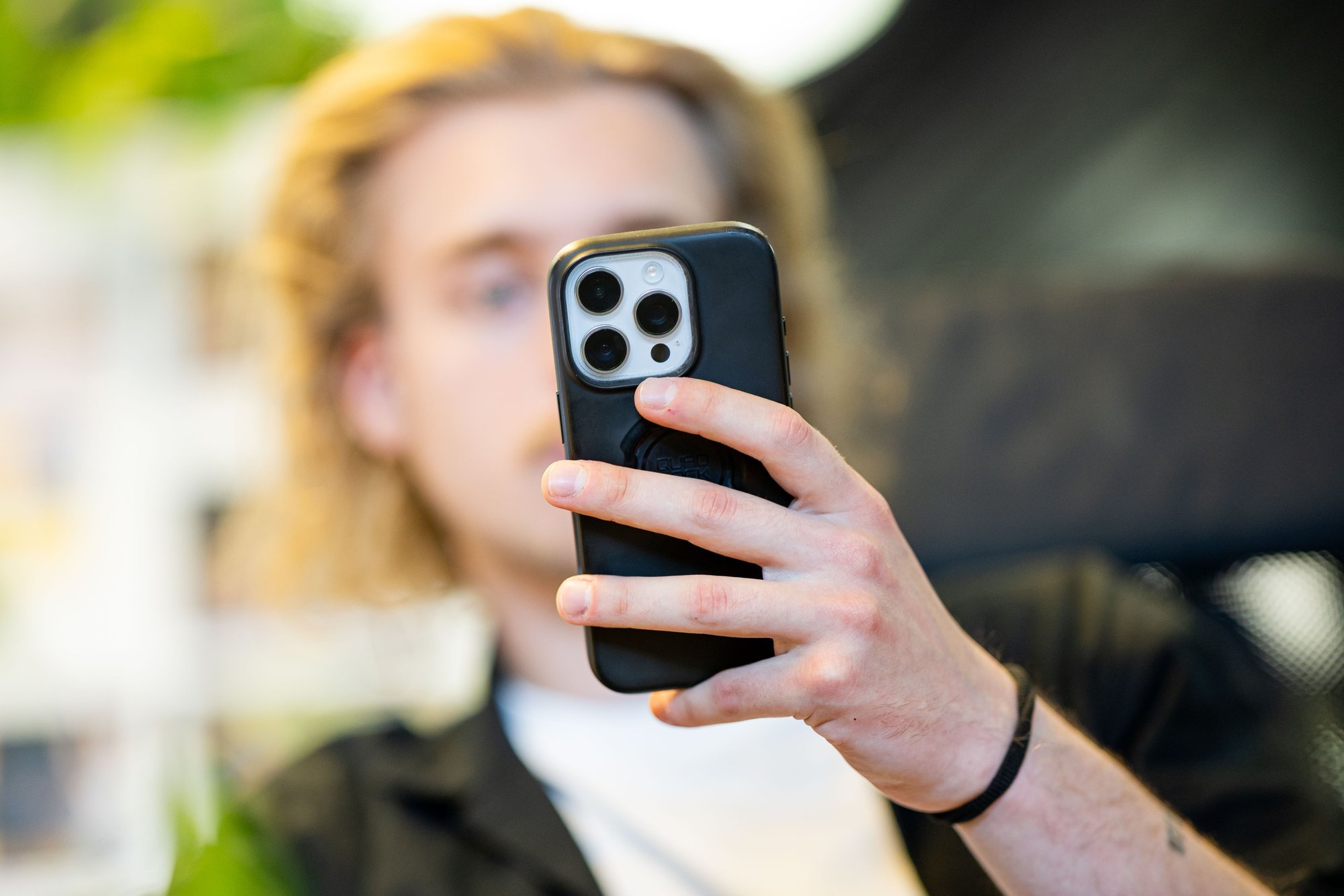 Why you can't send thousands of SMS messages at once