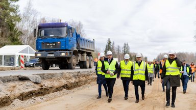 Lietuvos gėda pramintas Vilnius–Utena kelias bus naujutėlis: pradeda remontuoti likusius kilometrus