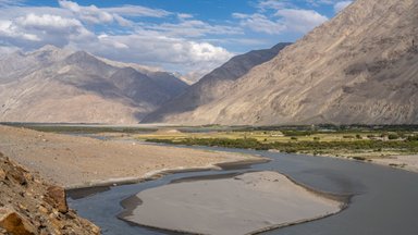 Latvian mountaineers on Pamir expedition rescue Lithuanian and Turkish climbers in trouble