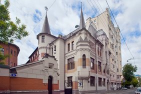 Rusų turtuoliai veža pinigus namo: prabangių apartamentų Maskvoje pardavimai auga