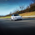 „Tesla“ Vokietijos gamykloje pradeda gaminti naują „Model Y“