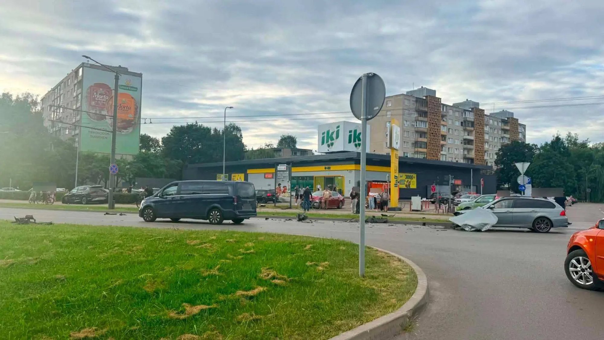 Three-car accident in Kaunas
