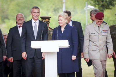  Jensas Stoltenbergas ir Dalia Grybauskaitė 