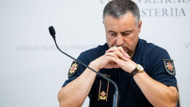 Tiesiogiai – iš VRM: spaudos konferencija dėl į Lietuvos oro erdvę įskridusio bepiločio orlaivio