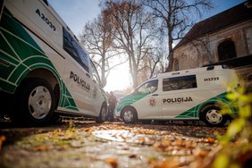 Plungėje užpultas ir sužalotas taksistas – policija žaibiškai sulaikė jauną įtariamąją