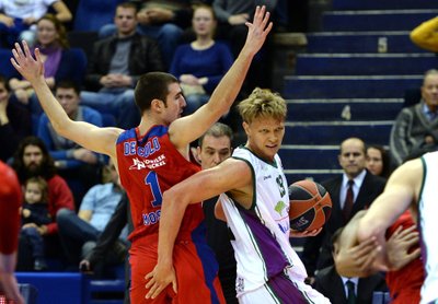 Mindaugas Kuzminskas ir Nando de Colo