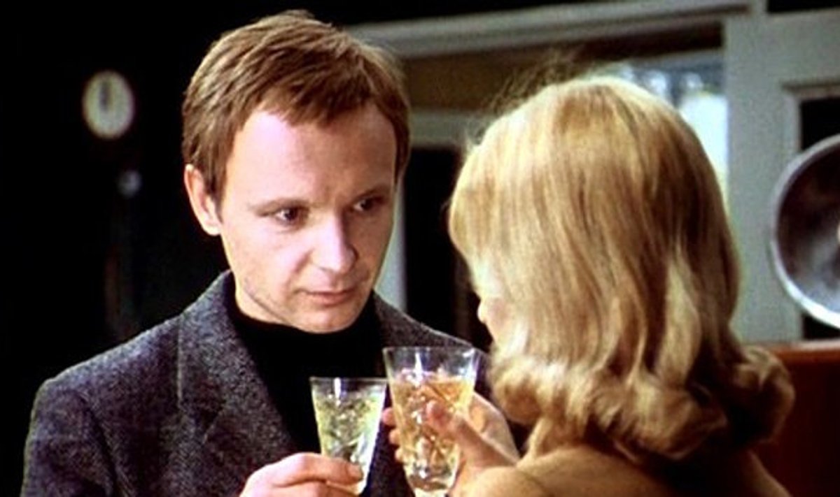 пьяная мама без трусов