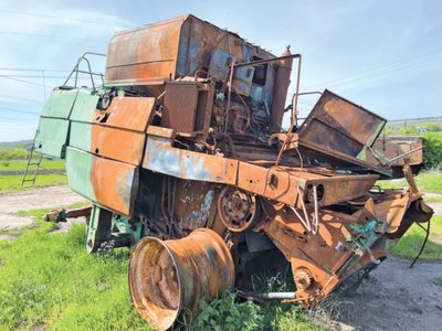 Po šiuo kombainu sprogo mina, laimei, jį vairavęs V. Ivanovas išgyveno (Eldorado Butrimo nuotr.)