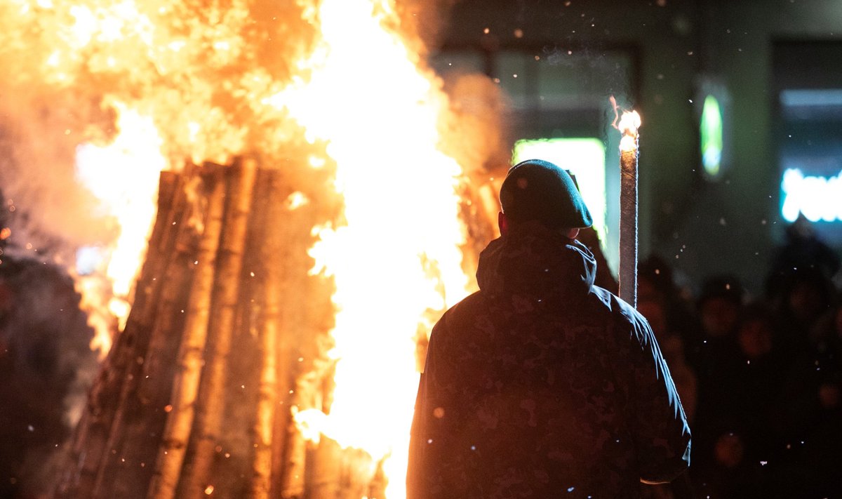 Atminimo laužų uždegimo ceremonija Nepriklausomybės aikštėje