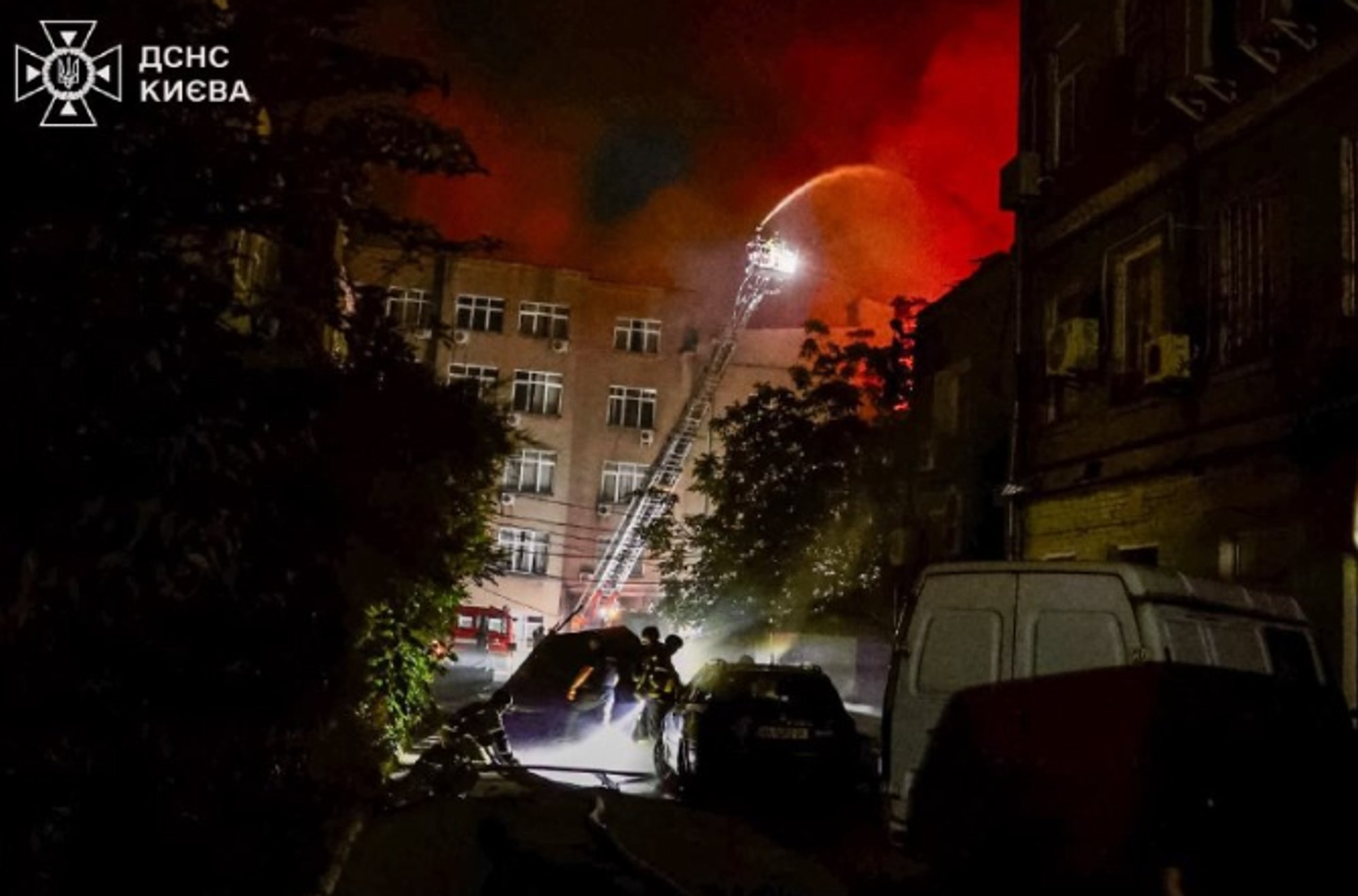 At Least 13 Dead in Russian Attacks on Kyiv, Ukraine Appeals for More Air Defense