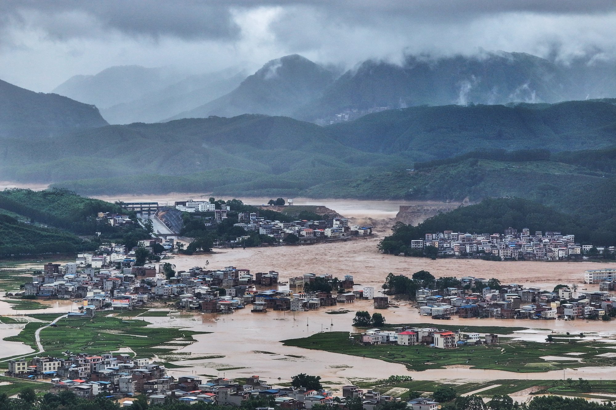 Powerful Storms in China Claim 10 Lives