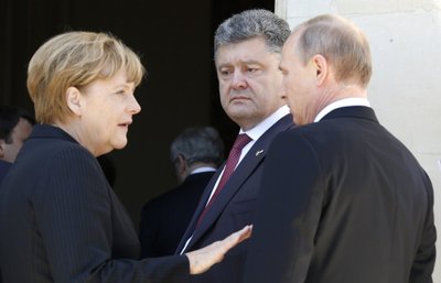 Angela Merkel, Petro Porošenka ir Vladimiras Putinas