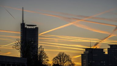 Ar tikrai CŽA direktorius pripažino „chemtreilus“?