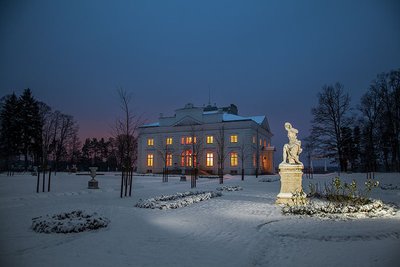 Užutrakio dvaras žiemą