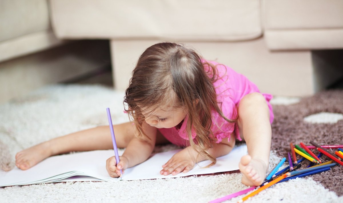 Vaikas rašo