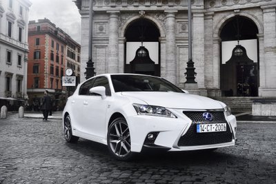 Lexus CT200h