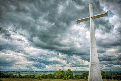 Prisikėlimo kryžius Kaltinėnuose