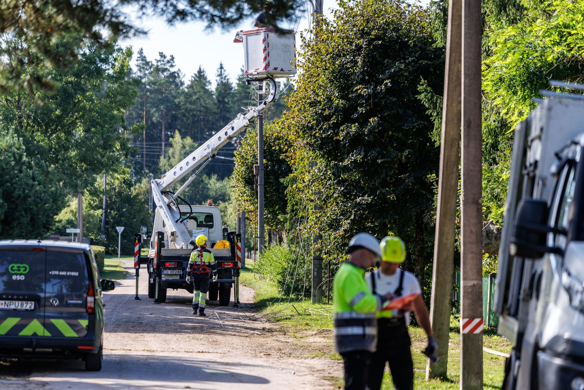 Polish Power Company Sends Crews to Aid Lithuania After Storm