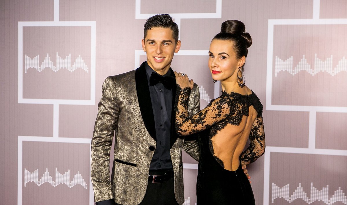 Ofis jinsiy aloqa kompilyatsiya Onlayn onam porno video