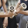 Vyrai, nepykite, bet tyrimas rodo, kad moterys iš sporto gauna daugiau naudos
